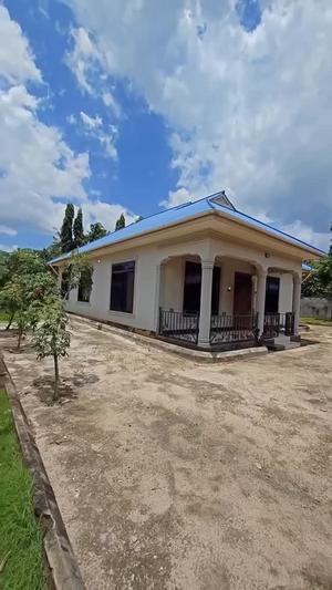Nyumba ya vyumba vitatu inauzwa Chanika, Dar Es Salaam (1000 sqm)