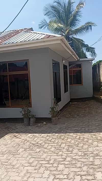 Nyumba ya vyumba vitatu inapangishwa Goba Centre, Dar Es Salaam Nyumba ya vyumba vitatu inapangishwa Goba Centre, Dar Es Salaam