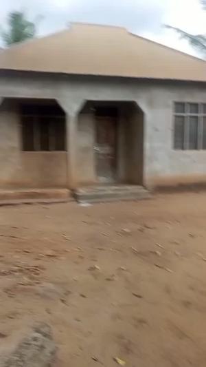 Nyumba ya vyumba viwili inauzwa Kibaha Kwa-Mathias, Pwani (400 sqm) Nyumba ya vyumba viwili inauzwa Kibaha Kwa-Mathias, Pwani (400 sqm)