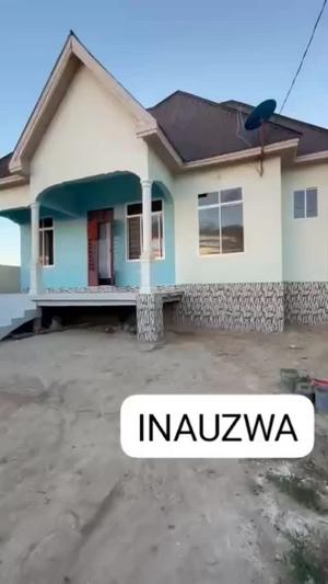 Nyumba ya vyumba vitatu inauzwa Ntyuka Udom, Dodoma (500 sqm)