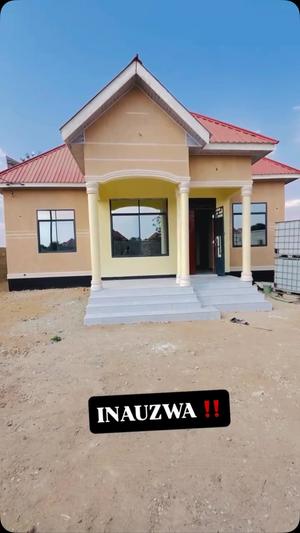 Nyumba ya vyumba vitatu inauzwa Iyumbu, Dodoma (450 sqm)