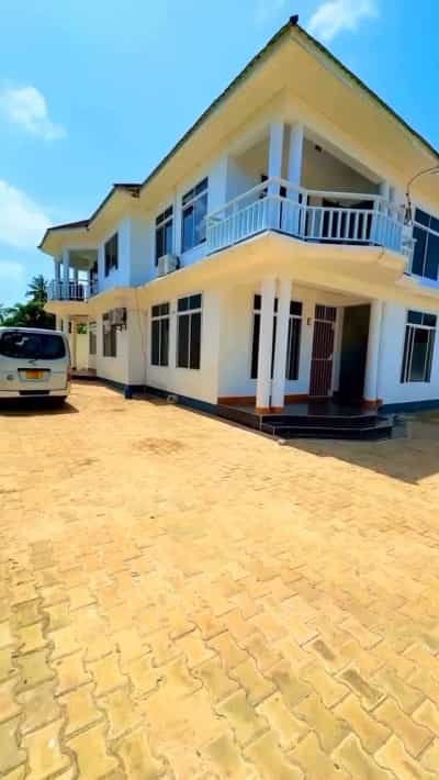 Apartment ya vyumba vitatu inapangishwa Ununio Beach, Dar Es Salaam