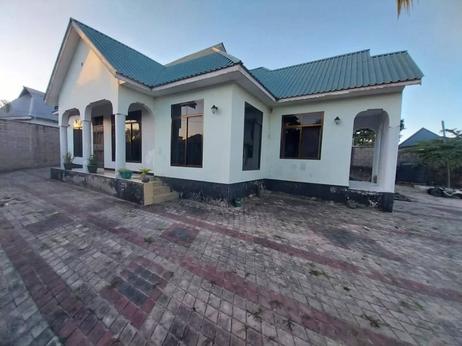 Nyumba ya vyumba vitano inapangishwa Mbezi Kwa Msuguli, Dar Es Salaam Nyumba ya vyumba vitano inapangishwa Mbezi Kwa Msuguli, Dar Es Salaam