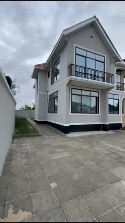 Nyumba ya vyumba vitano inauzwa Kigamboni dege, Dar Es Salaam (750 sqm)