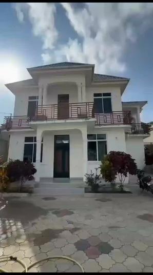 Nyumba ya vyumba vitano inauzwa Temboni, Dar Es Salaam (600 sqm) Nyumba ya vyumba vitano inauzwa Temboni, Dar Es Salaam (600 sqm)