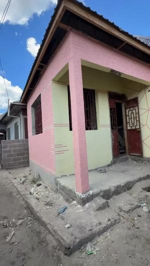 Nyumba ya vyumba vitatu inauzwa Buguruni Mnyamani, Dar Es Salaam Nyumba ya vyumba vitatu inauzwa Buguruni Mnyamani, Dar Es Salaam