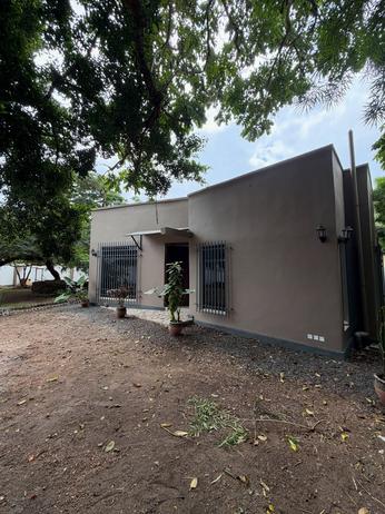 Villa ya vyumba viwili inapangishwa Oysterbay, Dar Es Salaam Villa ya vyumba viwili inapangishwa Oysterbay, Dar Es Salaam