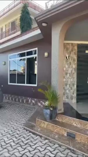 Guesthouse inauzwa Dodoma Mjini (1200 sqm)