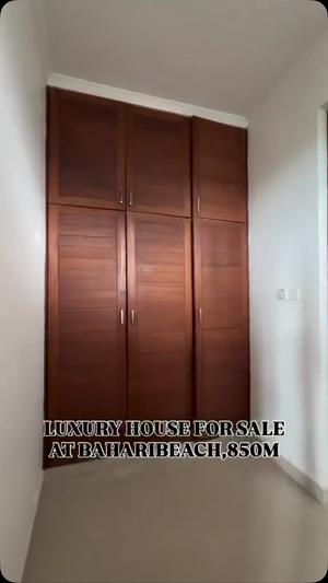 4 Bedrooms House for Sale in Bahari Beach, Dar Es Salaam (1200 sqm) 4 Bedrooms House for Sale in Bahari Beach, Dar Es Salaam (1200 sqm)