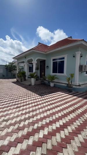 Nyumba ya vyumba vitatu inauzwa Kigamboni, Kisarawe II, Dar Es Salaam (600 sqm)