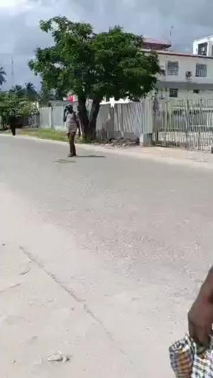 Kiwanja kinauzwa Msasani, Dar Es Salaam sqm 2500 Kiwanja kinauzwa Msasani, Dar Es Salaam sqm 2500