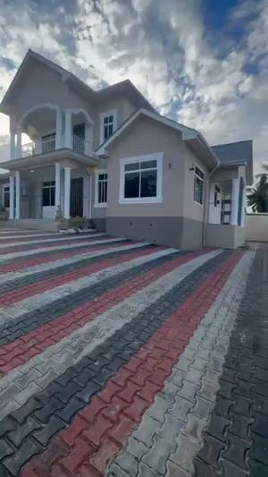 Nyumba ya vyumba vitano inapangishwa Mbezi Beach Africana, Dar Es Salaam