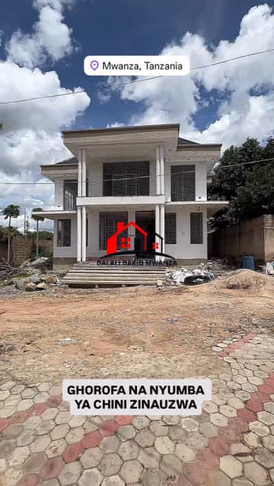 Nyumba ya vyumba 9 inauzwa Dar Es Salaam (1500 sqm)