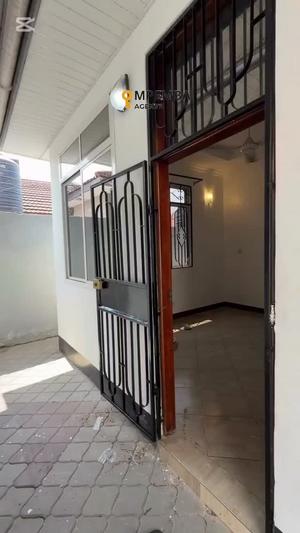 Apartment ya vyumba viwili inapangishwa Makumbusho, Dar Es Salaam Apartment ya vyumba viwili inapangishwa Makumbusho, Dar Es Salaam