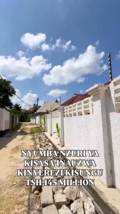 Nyumba ya vyumba vitatu inauzwa TABATA KINYEREZI MWISHO KISUNGU, Dar Es Salaam (500 sqm) Nyumba ya vyumba vitatu inauzwa TABATA KINYEREZI MWISHO KISUNGU, Dar Es Salaam (500 sqm)