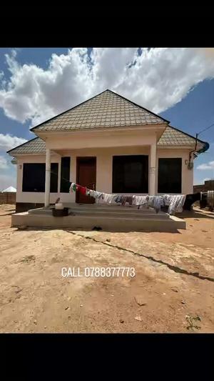 Nyumba ya vyumba vitatu inauzwa Michese, Dodoma (590 sqm)