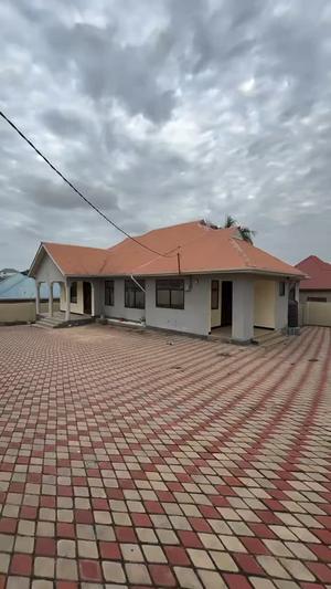 Nyumba ya vyumba vinne inapangishwa Salasala Majengo, Dar Es Salaam