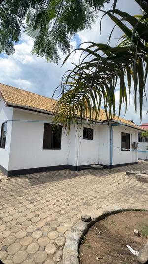 Nyumba ya vyumba vinne inapangishwa Bahari Beach, Dar Es Salaam Nyumba ya vyumba vinne inapangishwa Bahari Beach, Dar Es Salaam
