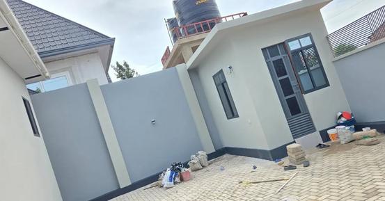 Apartment ya vyumba 8 inauzwa Buswelu, Mwanza Apartment ya vyumba 8 inauzwa Buswelu, Mwanza