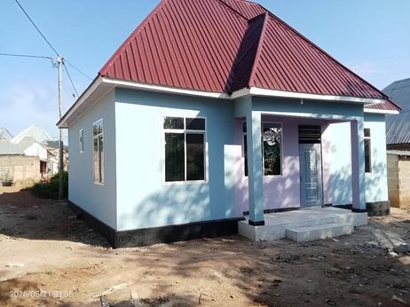 Nyumba ya vyumba vitatu inauzwa Kishiri, Mwanza (600 sqm) Nyumba ya vyumba vitatu inauzwa Kishiri, Mwanza (600 sqm)