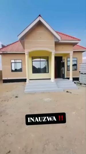 Nyumba ya vyumba vitatu inauzwa Uyumbu UDOM Area, Dodoma (425 sqm) Nyumba ya vyumba vitatu inauzwa Uyumbu UDOM Area, Dodoma (425 sqm)