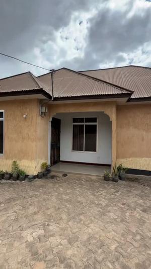 Nyumba ya vyumba viwili inapangishwa Goba Njia Nne - Half London, Dar Es Salaam