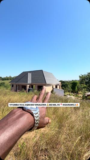 Nyumba ya vyumba vitatu inauzwa Kisarawe 2, Pwani (800 sqm) Nyumba ya vyumba vitatu inauzwa Kisarawe 2, Pwani (800 sqm)
