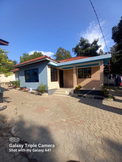 3 Bedrooms House for Rent in Nyasaka, Mwanza
