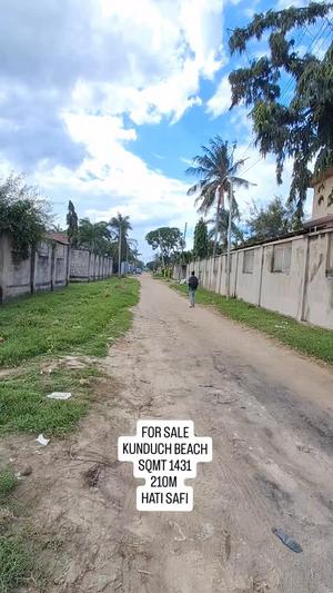 Kiwanja kinauzwa Kunduchi Beach, Dar Es Salaam sqm 1431
