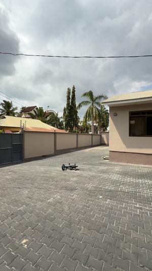 Nyumba ya vyumba vitatu inapangishwa Mbezi Beach Africana, Dar Es Salaam