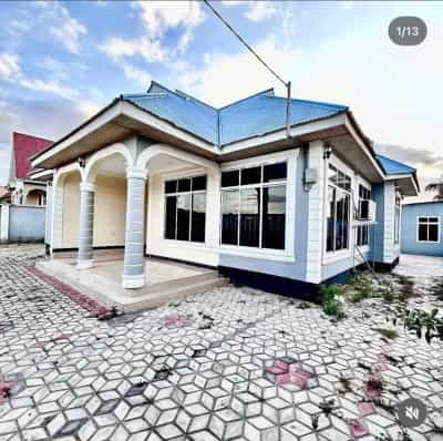 3 Bedrooms House for Rent in Ukonga Moshi Bar, Dar Es Salaam