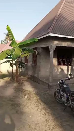 Nyumba ya vyumba vitatu inauzwa Kibaha Mwendapole, Pwani (400 sqm) Nyumba ya vyumba vitatu inauzwa Kibaha Mwendapole, Pwani (400 sqm)