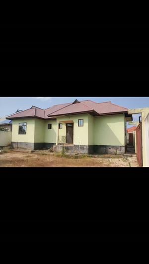 Nyumba ya vyumba vitatu inauzwa Vikindu Kamegele, Pwani (600 sqm) Nyumba ya vyumba vitatu inauzwa Vikindu Kamegele, Pwani (600 sqm)