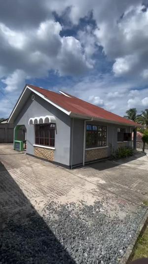 Nyumba ya vyumba vitatu inapangishwa Mbezi Beach Africana, Dar Es Salaam Nyumba ya vyumba vitatu inapangishwa Mbezi Beach Africana, Dar Es Salaam