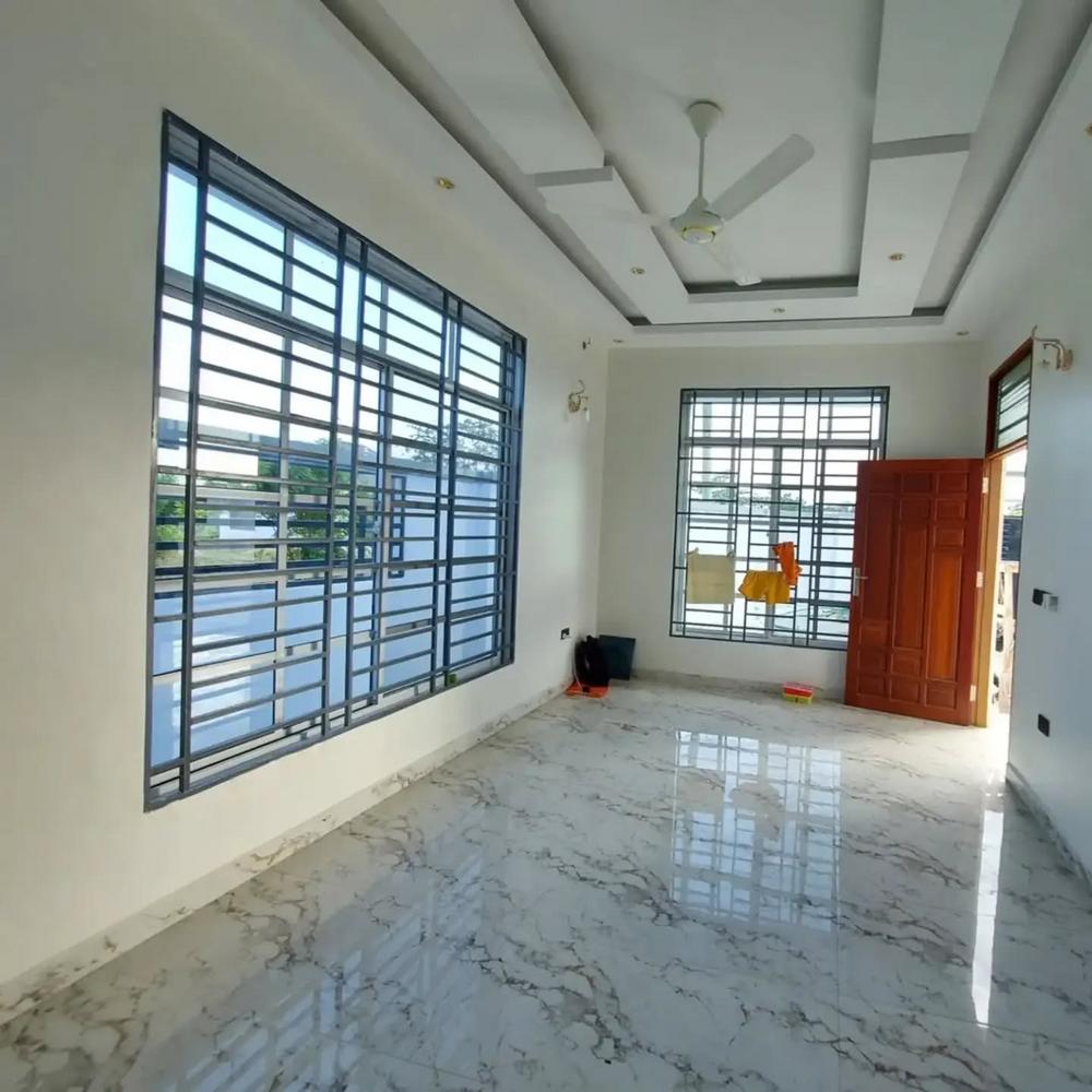 media -4