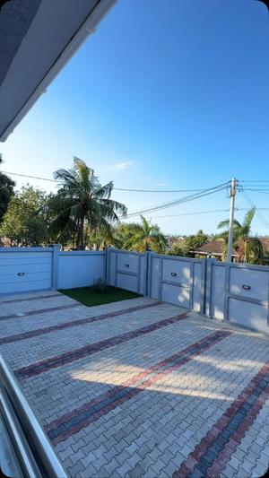 Nyumba ya vyumba vitatu inauzwa Tegeta Namanga, Dar Es Salaam (500 sqm) Nyumba ya vyumba vitatu inauzwa Tegeta Namanga, Dar Es Salaam (500 sqm)