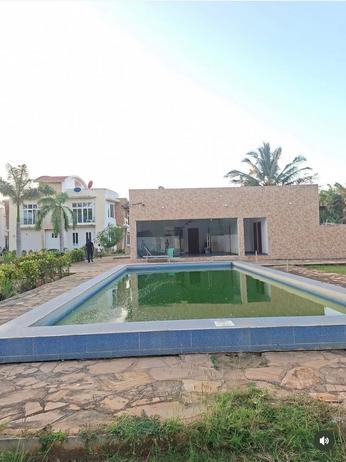 Villa (Furnished) ya vyumba vinne inapangishwa Mbezi Beach, Dar Es Salaam Villa (Furnished) ya vyumba vinne inapangishwa Mbezi Beach, Dar Es Salaam