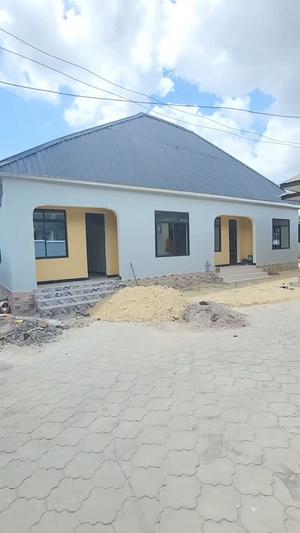 Apartment ya vyumba vitatu inapangishwa Kinyerezi, Dar Es Salaam Apartment ya vyumba vitatu inapangishwa Kinyerezi, Dar Es Salaam