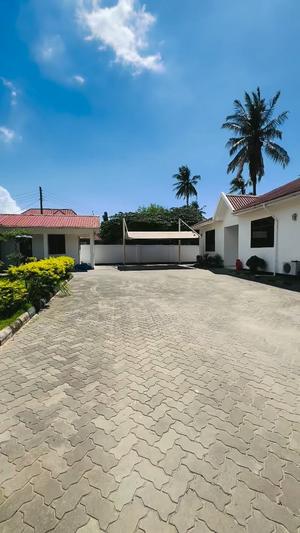 3 Bedrooms House for Rent in Mbezi Beach, Dar Es Salaam