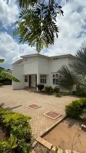 Nyumba ya vyumba vitano inapangishwa Salasala Ushwani, Dar Es Salaam Nyumba ya vyumba vitano inapangishwa Salasala Ushwani, Dar Es Salaam