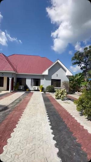 Nyumba (Furnished) ya vyumba vitano inapangishwa Mbezi Beach, Dar Es Salaam
