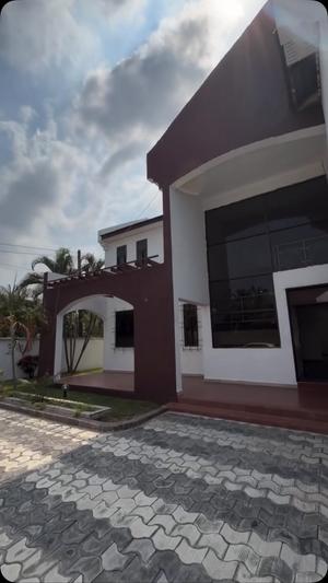 Villa ya vyumba vinne inauzwa Mbezi Beach, Dar Es Salaam (1000 sqm) Villa ya vyumba vinne inauzwa Mbezi Beach, Dar Es Salaam (1000 sqm)