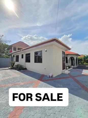 Nyumba ya vyumba vitano inauzwa Mbweni, Dar Es Salaam (730 sqm) Nyumba ya vyumba vitano inauzwa Mbweni, Dar Es Salaam (730 sqm)