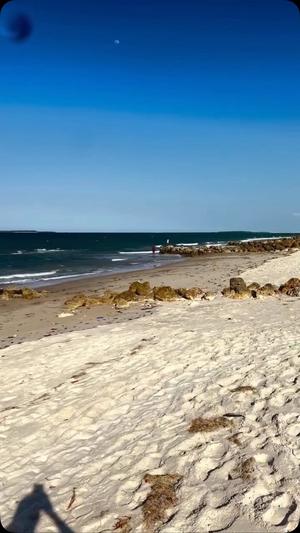 Beach Plot kinauzwa Bahari Beach, Dar Es Salaam (8000 sqm)