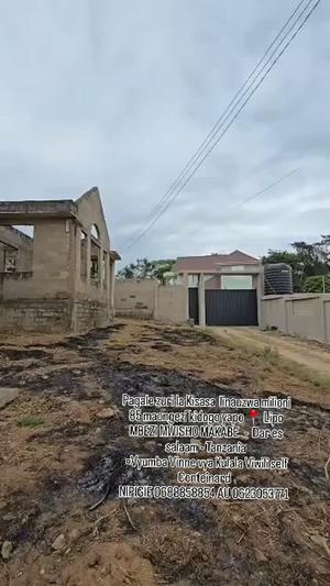 Nyumba ya vyumba vinne inauzwa Mbezi Mwisho Makabe, Dar Es Salaam (800 sqm) Nyumba ya vyumba vinne inauzwa Mbezi Mwisho Makabe, Dar Es Salaam (800 sqm)
