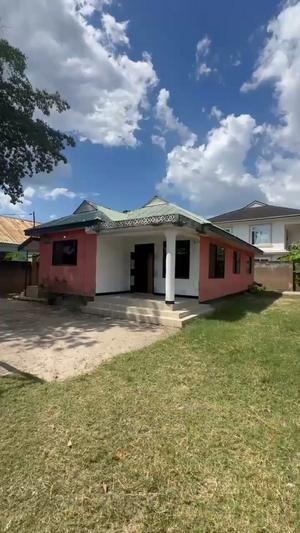 Nyumba ya vyumba vitatu inapangishwa Tegeta Namanga, Dar Es Salaam Nyumba ya vyumba vitatu inapangishwa Tegeta Namanga, Dar Es Salaam
