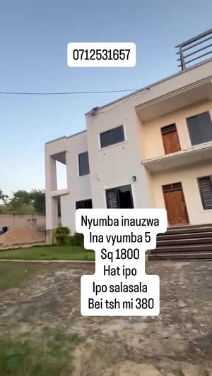 Nyumba ya vyumba vitano inauzwa Salasala Mboma, Dar Es Salaam (1800 sqm) Nyumba ya vyumba vitano inauzwa Salasala Mboma, Dar Es Salaam (1800 sqm)