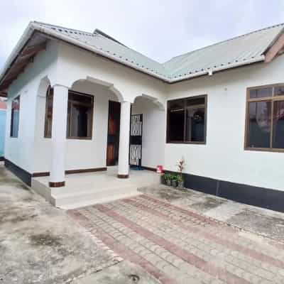 3 Bedrooms House for Rent in Kinyerezi Kibaga B, Dar Es Salaam