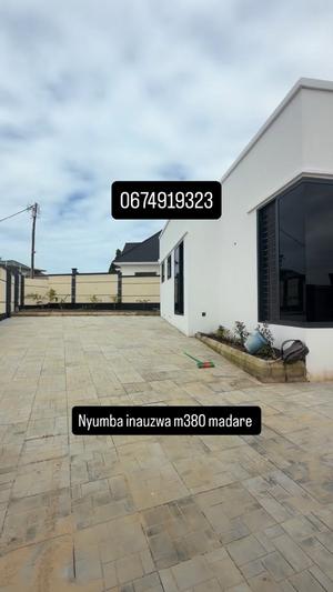 Nyumba ya vyumba vitatu inauzwa Mikoroshini, Madale, Dar Es Salaam (380 sqm)