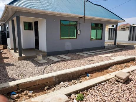 Nyumba ya vyumba vitatu inauzwa Buswelu, Mwanza